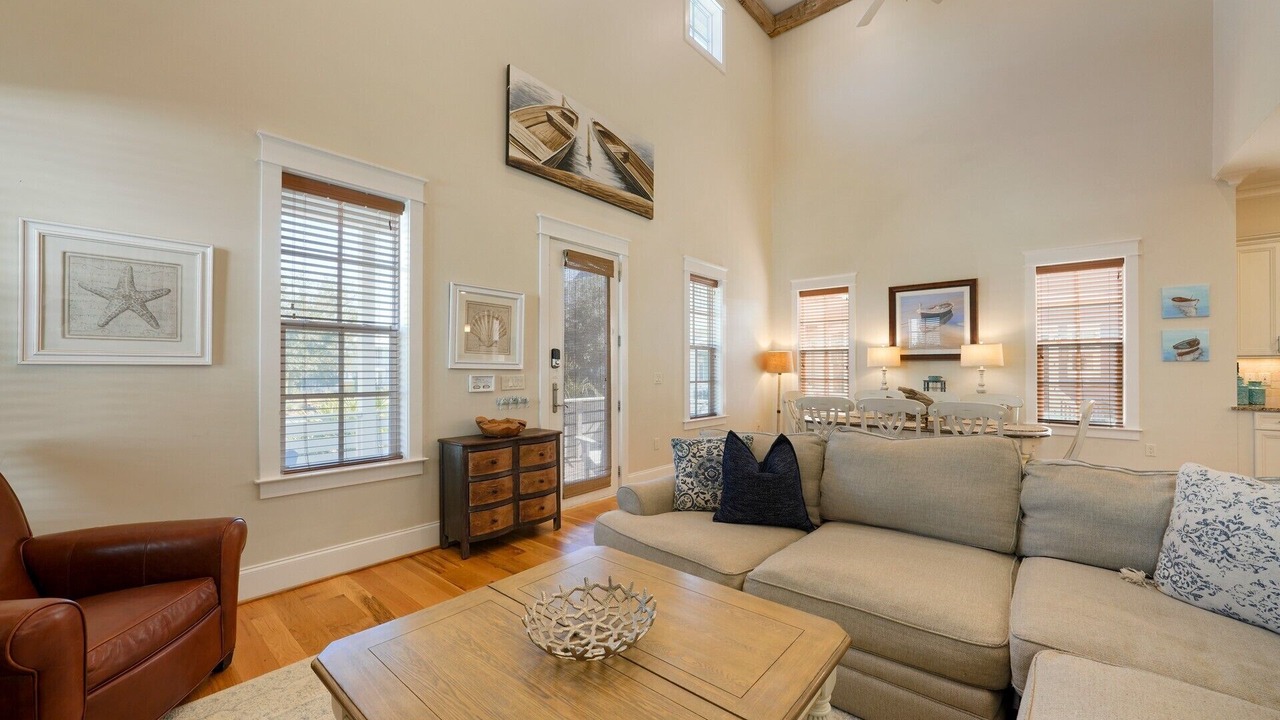 Photo of Livingroom in Lakeside at Blue Mountain Beach