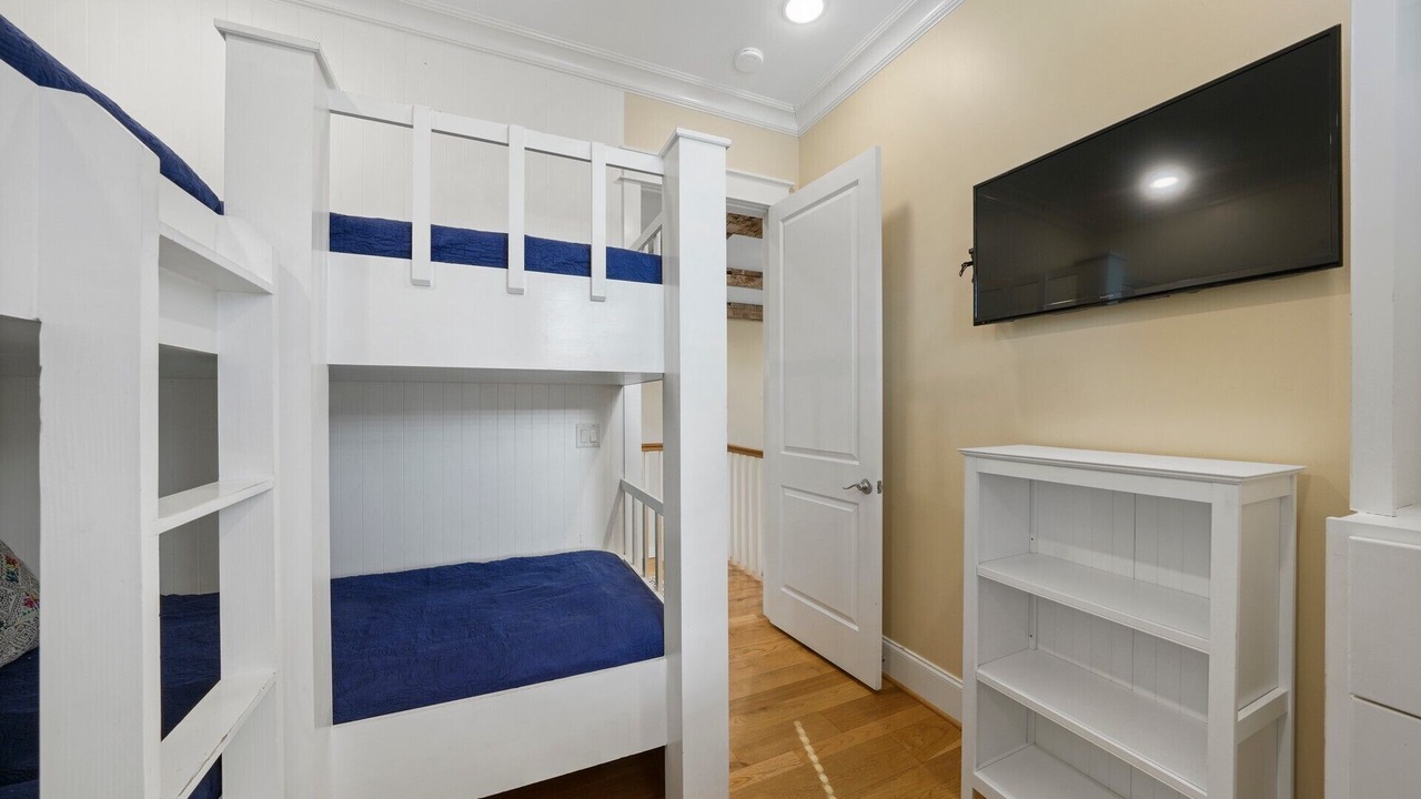 Photo of Bedroom in Lakeside at Blue Mountain Beach