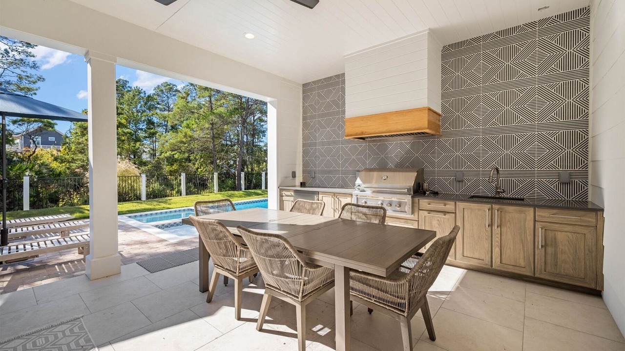 Photo of Outdoor in Gulfview Heights
