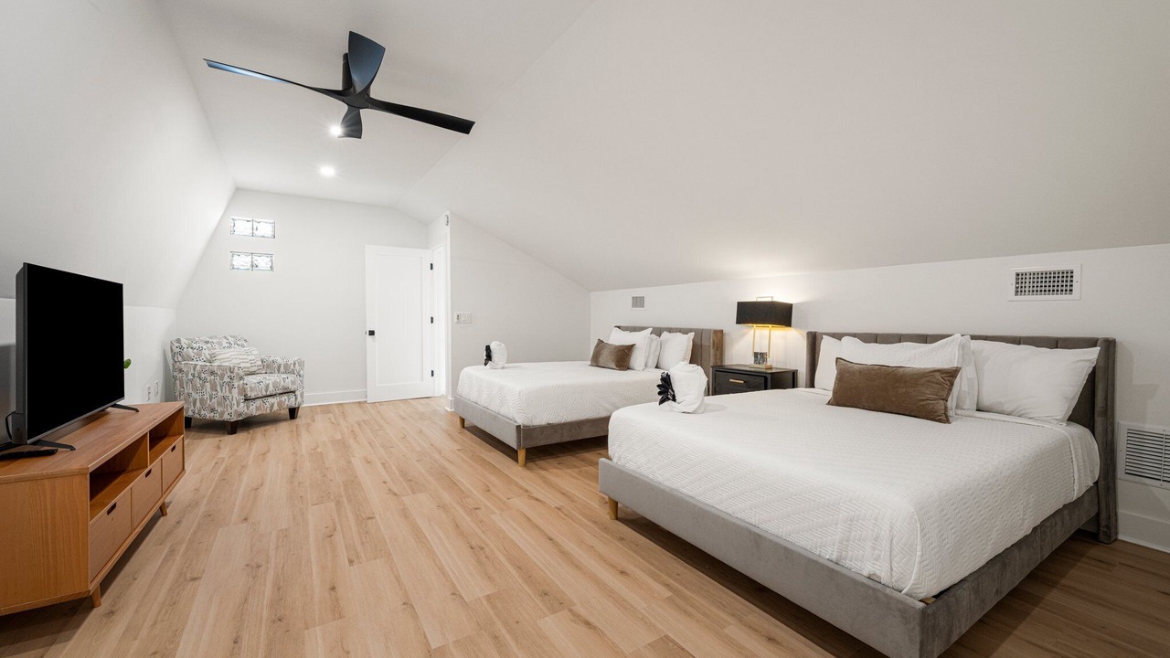 Photo of Bedroom in Upper Grand Lagoon