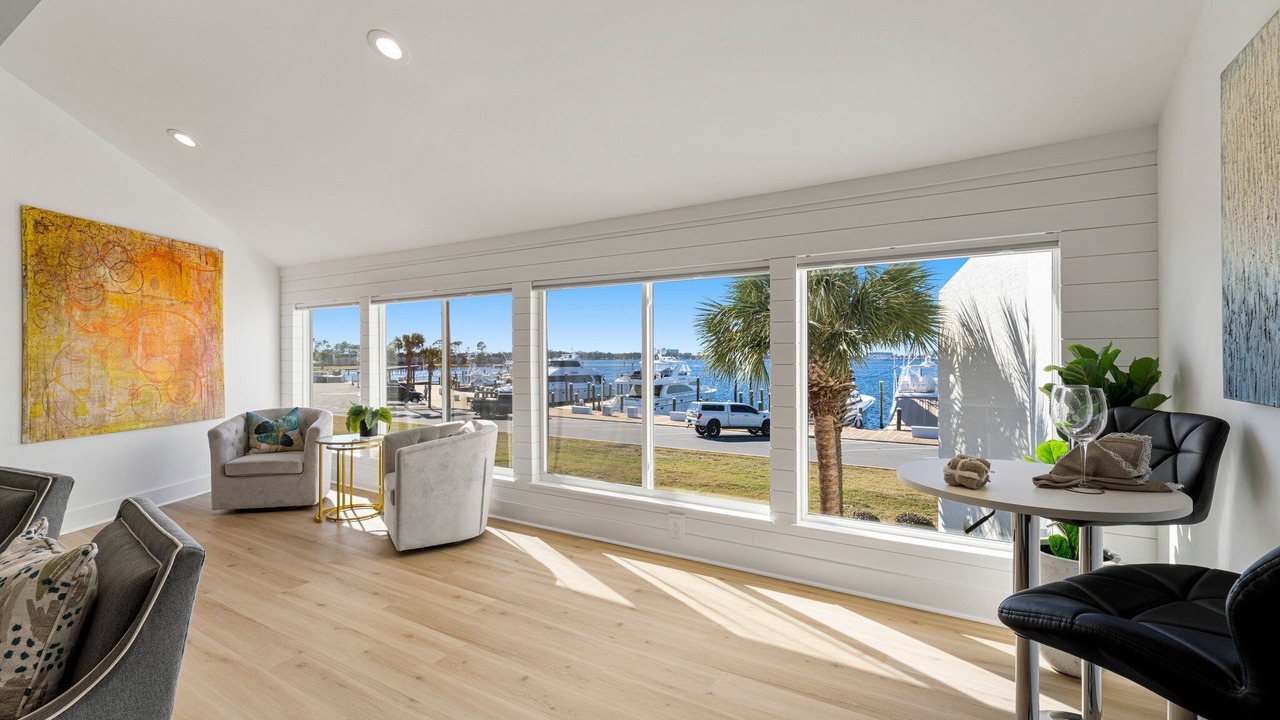 Photo of Livingroom in Upper Grand Lagoon