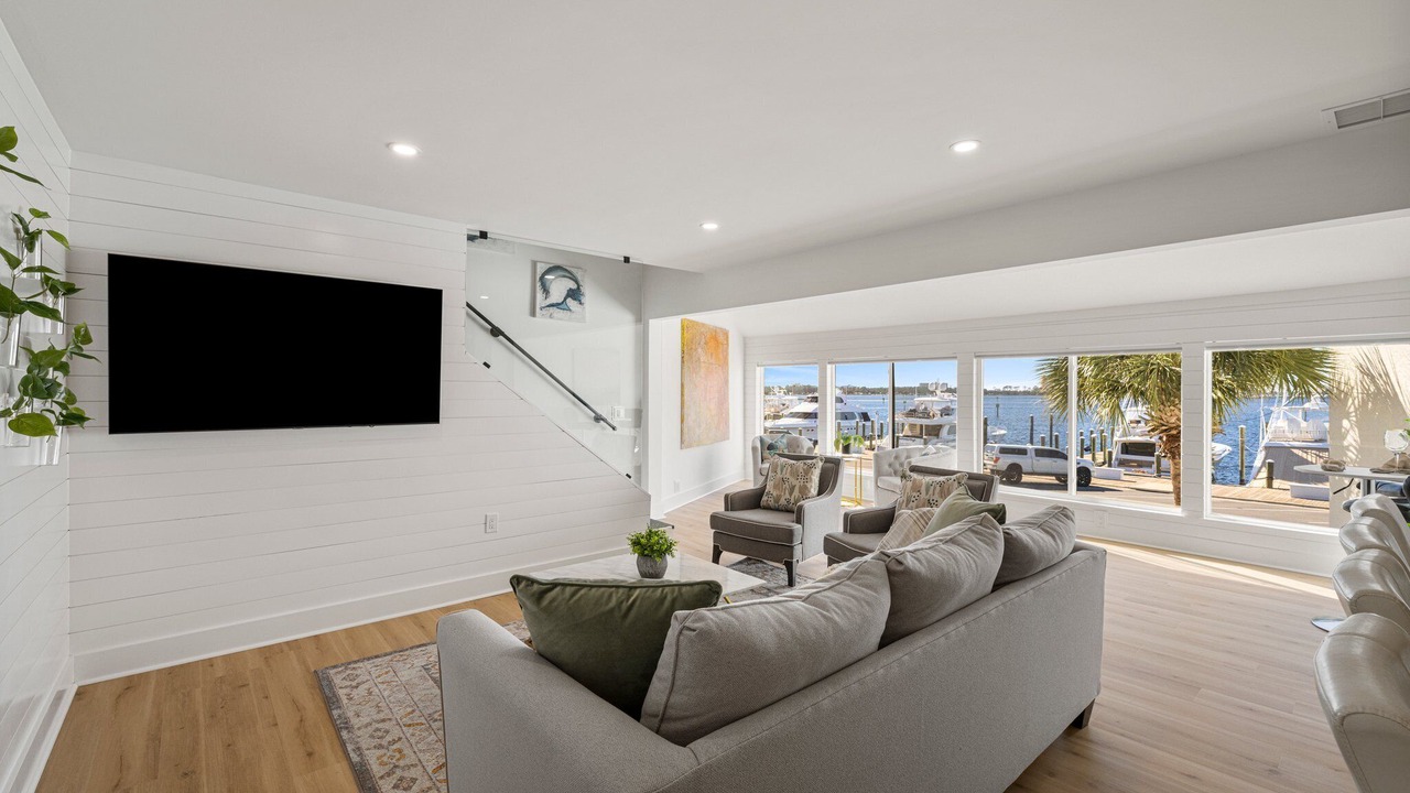 Photo of Livingroom in Upper Grand Lagoon