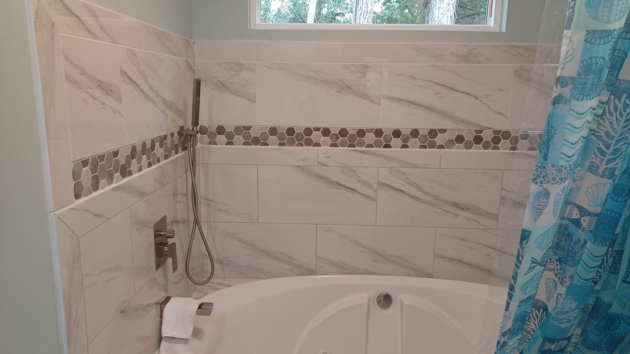Photo of Bathroom in Pass Drury