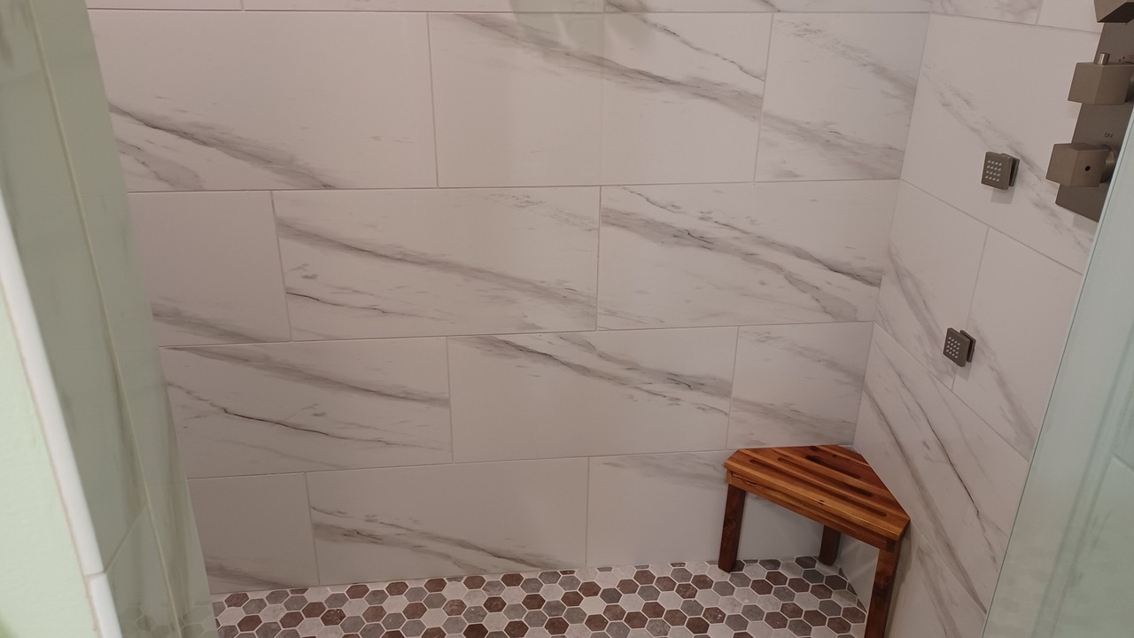Photo of Bathroom in Pass Drury