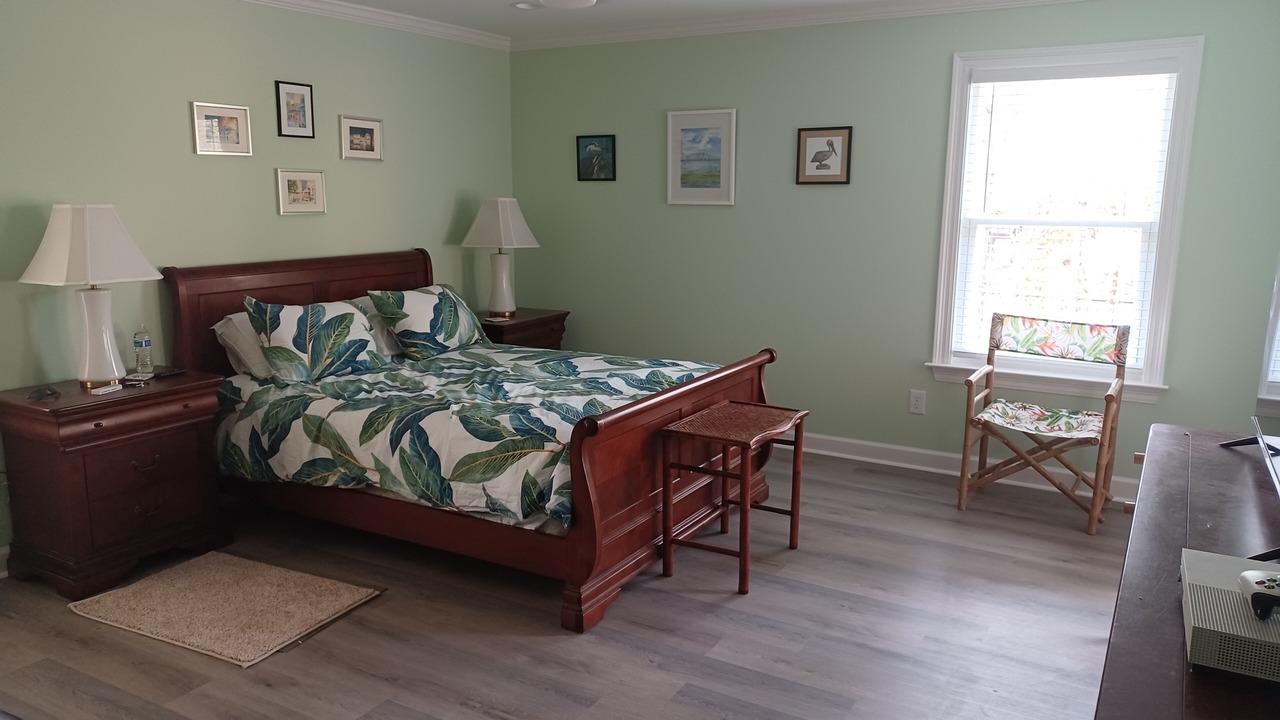 Photo of Bedroom in Pass Drury