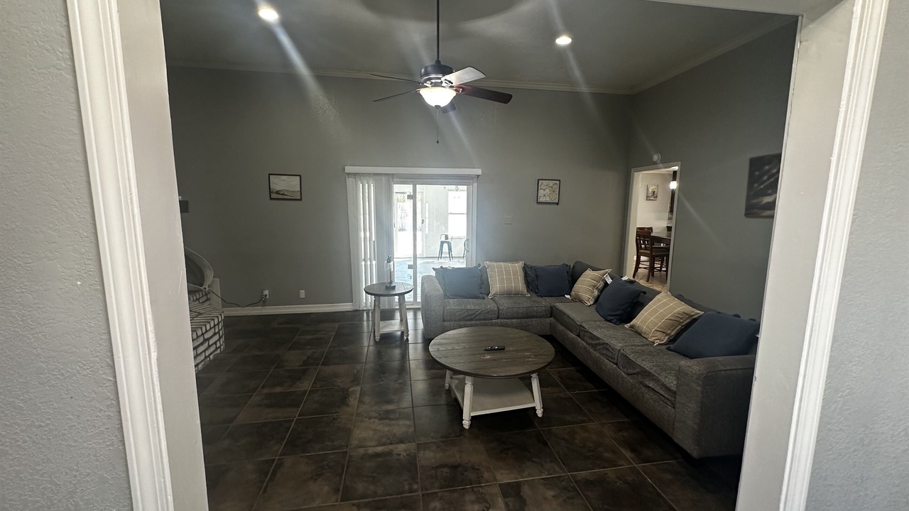 Photo of Livingroom in Bridge City