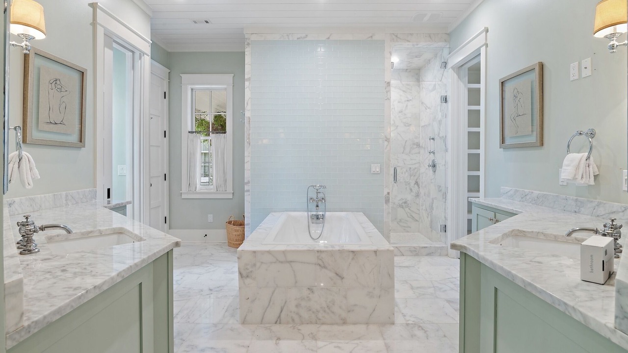 Photo of Bathroom in Forest District