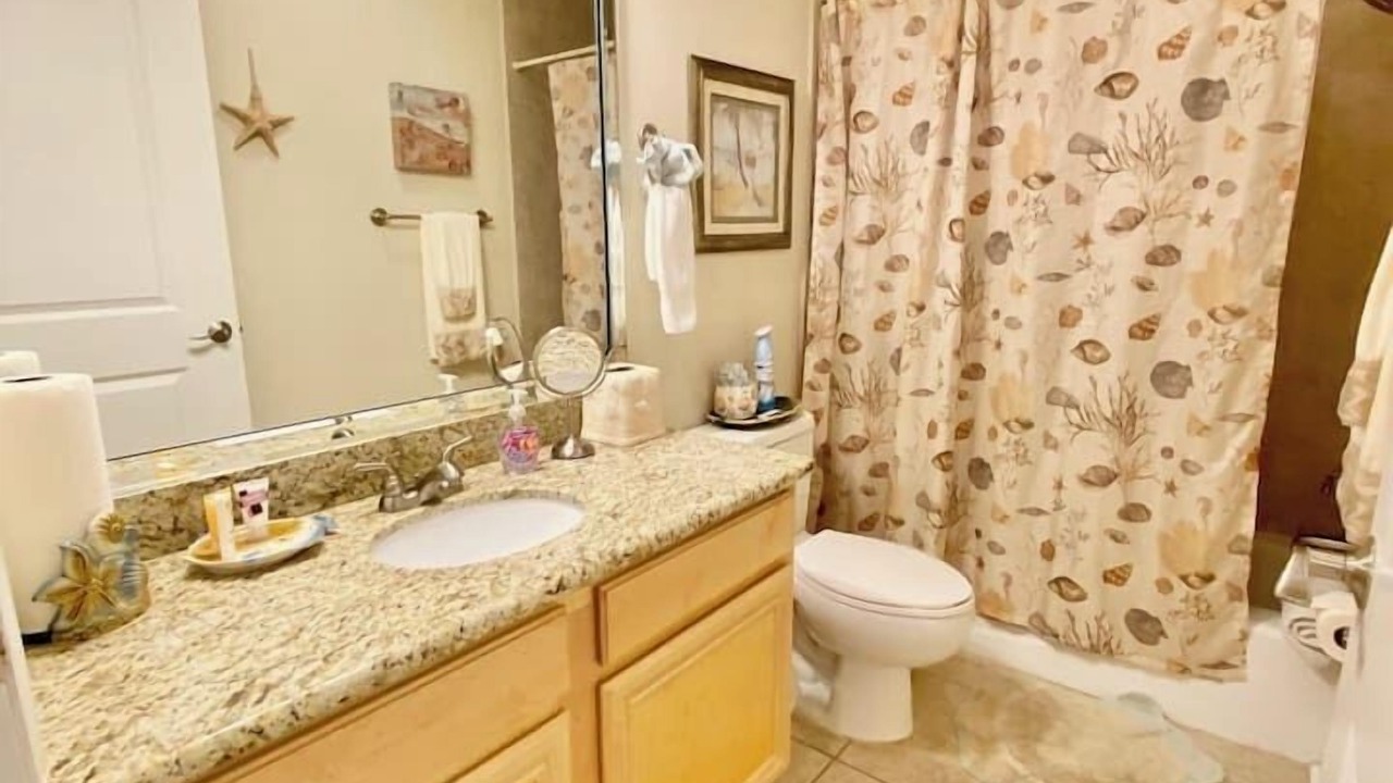 Photo of Bathroom in Henderson Point