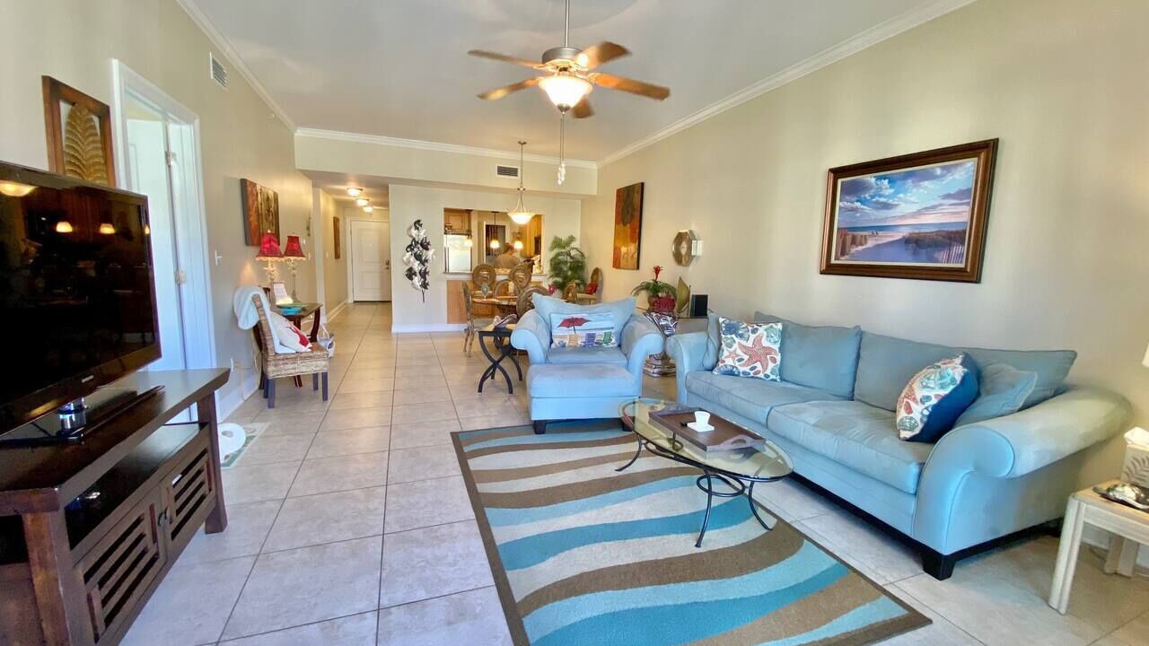 Photo of Livingroom in Henderson Point