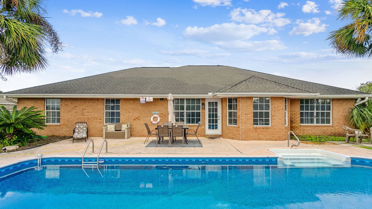 Photo of Outdoor in Chandelle First