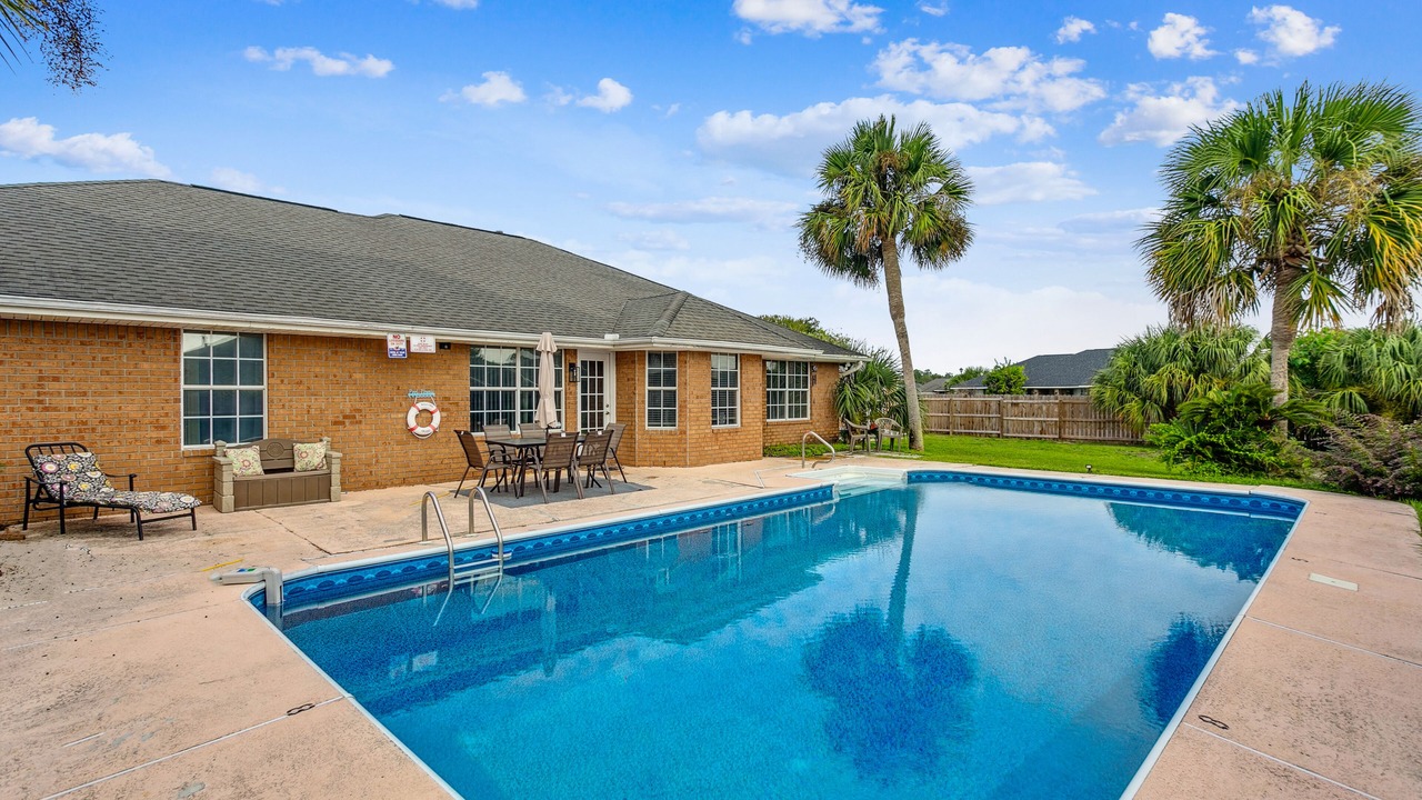 Photo of Outdoor in Chandelle First