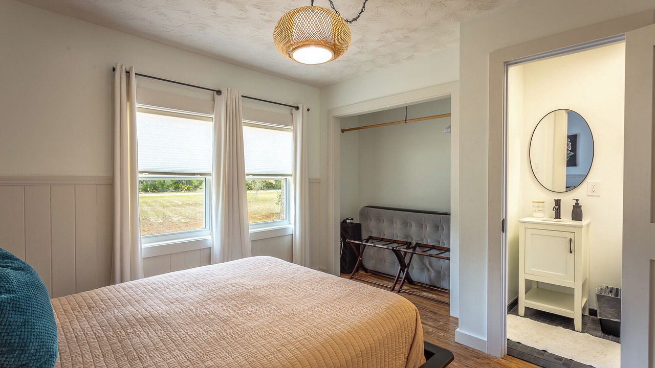 Photo of Bedroom in Eastpoint