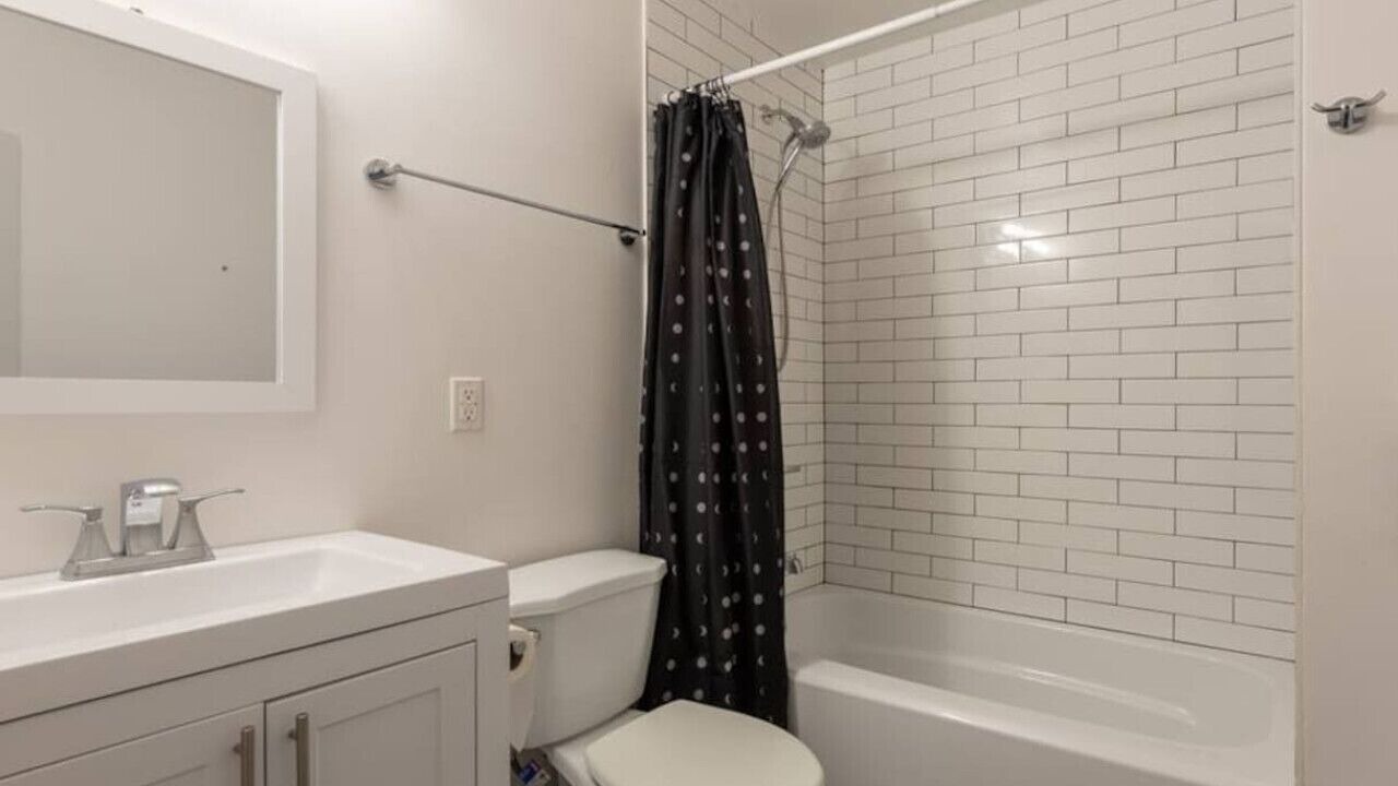 Photo of Bathroom in Leonidas