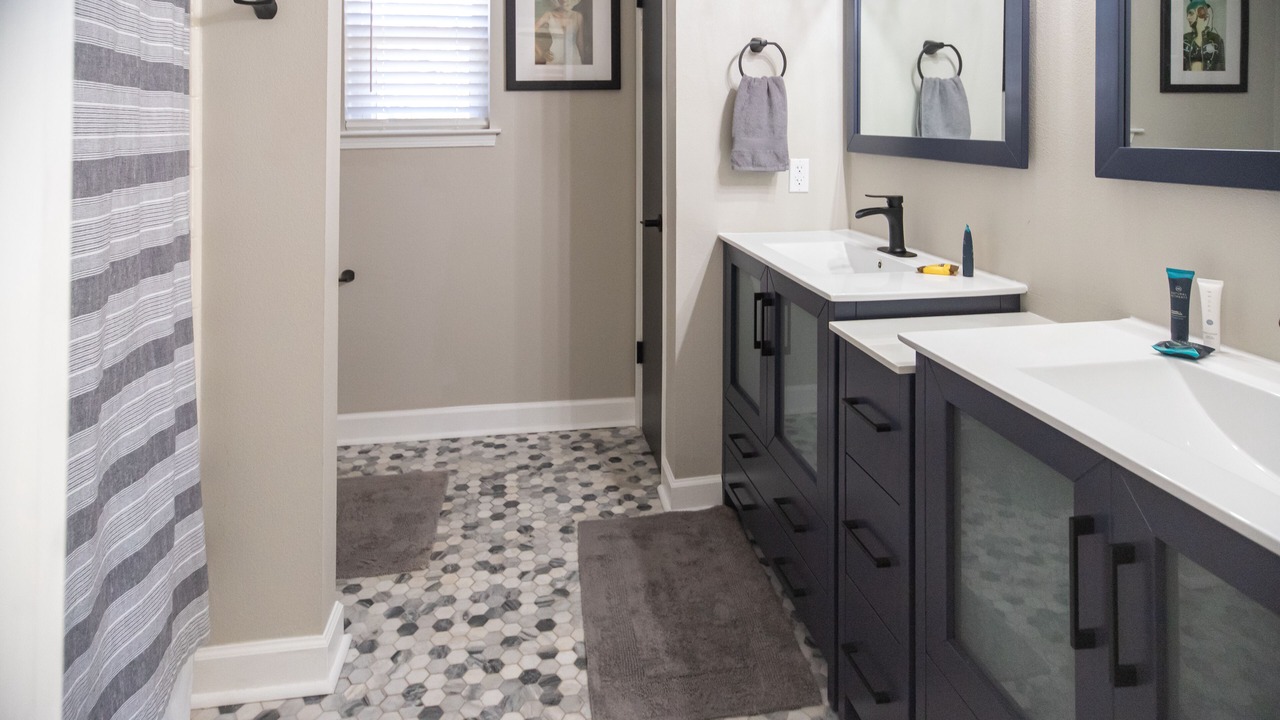Photo of Bathroom in Northwest Pensacola