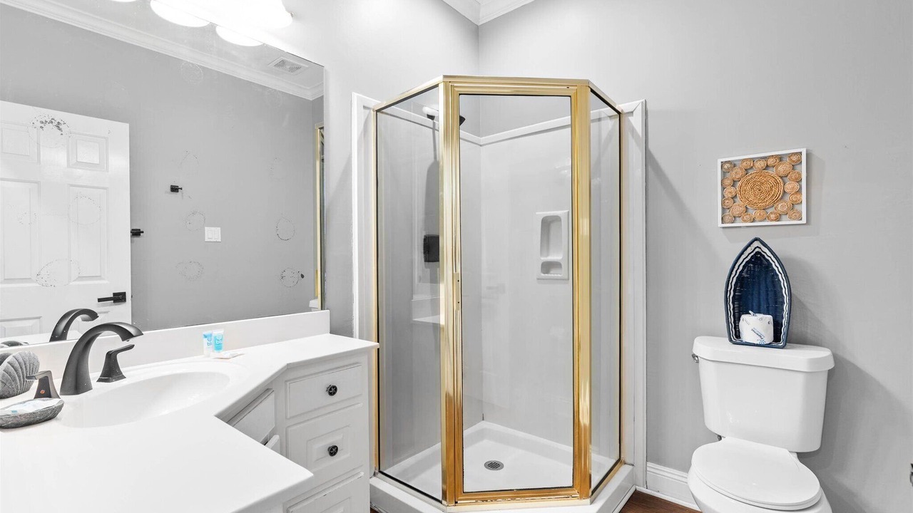 Photo of Bathroom in Audubon Place