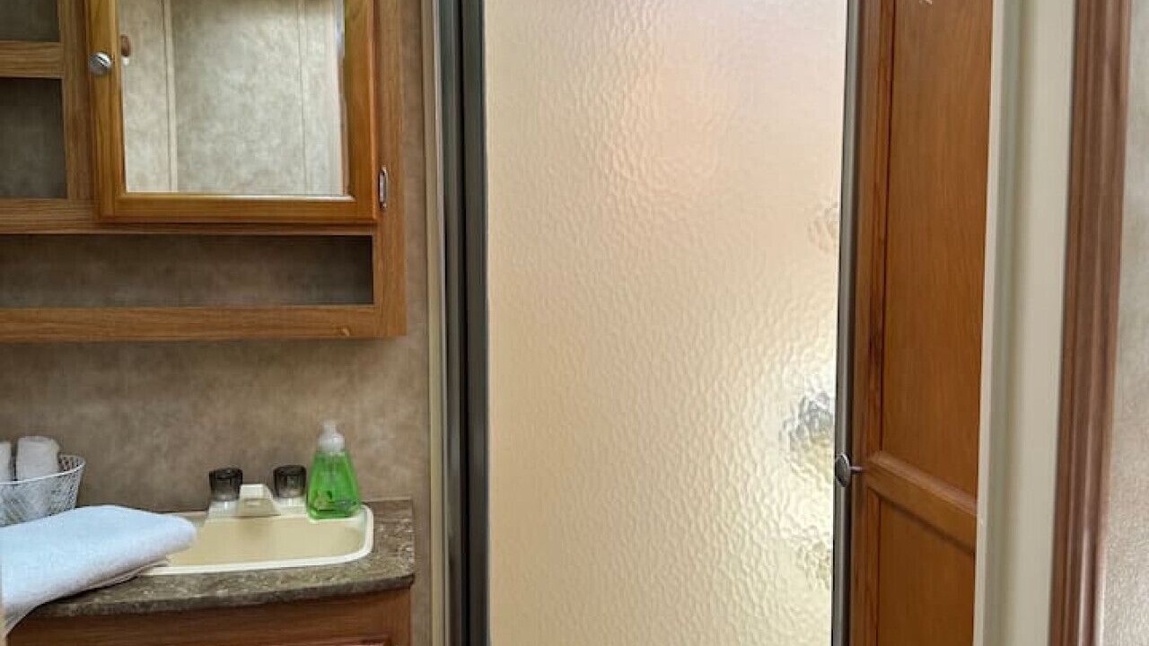Photo of Bathroom in Redwood