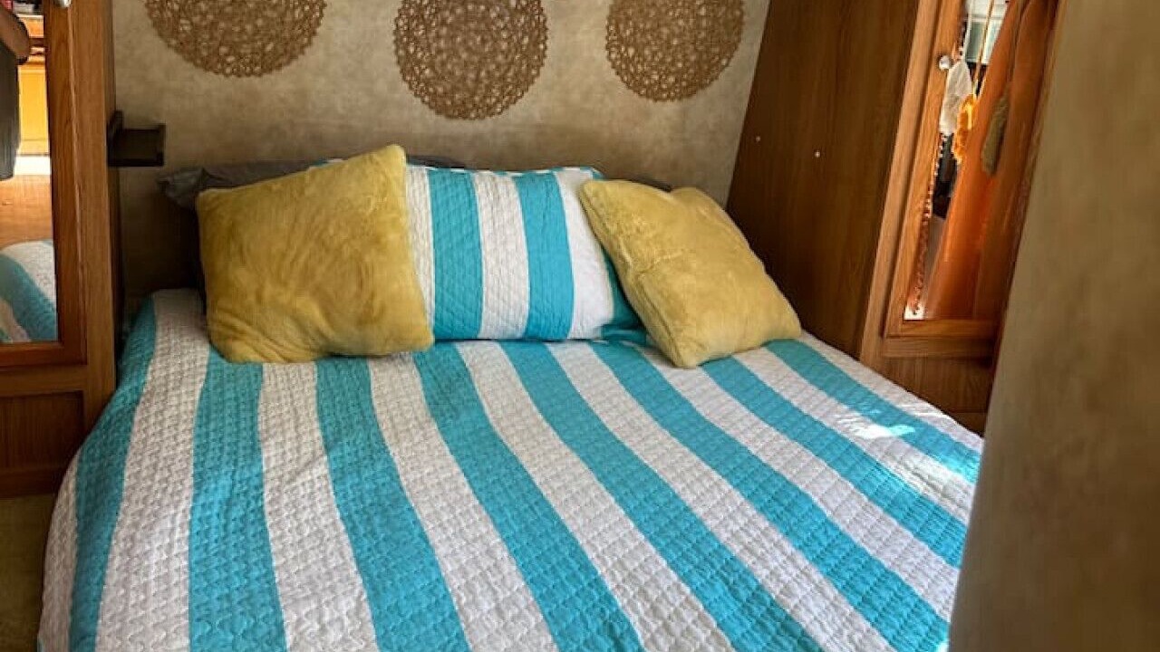 Photo of Bedroom in Redwood