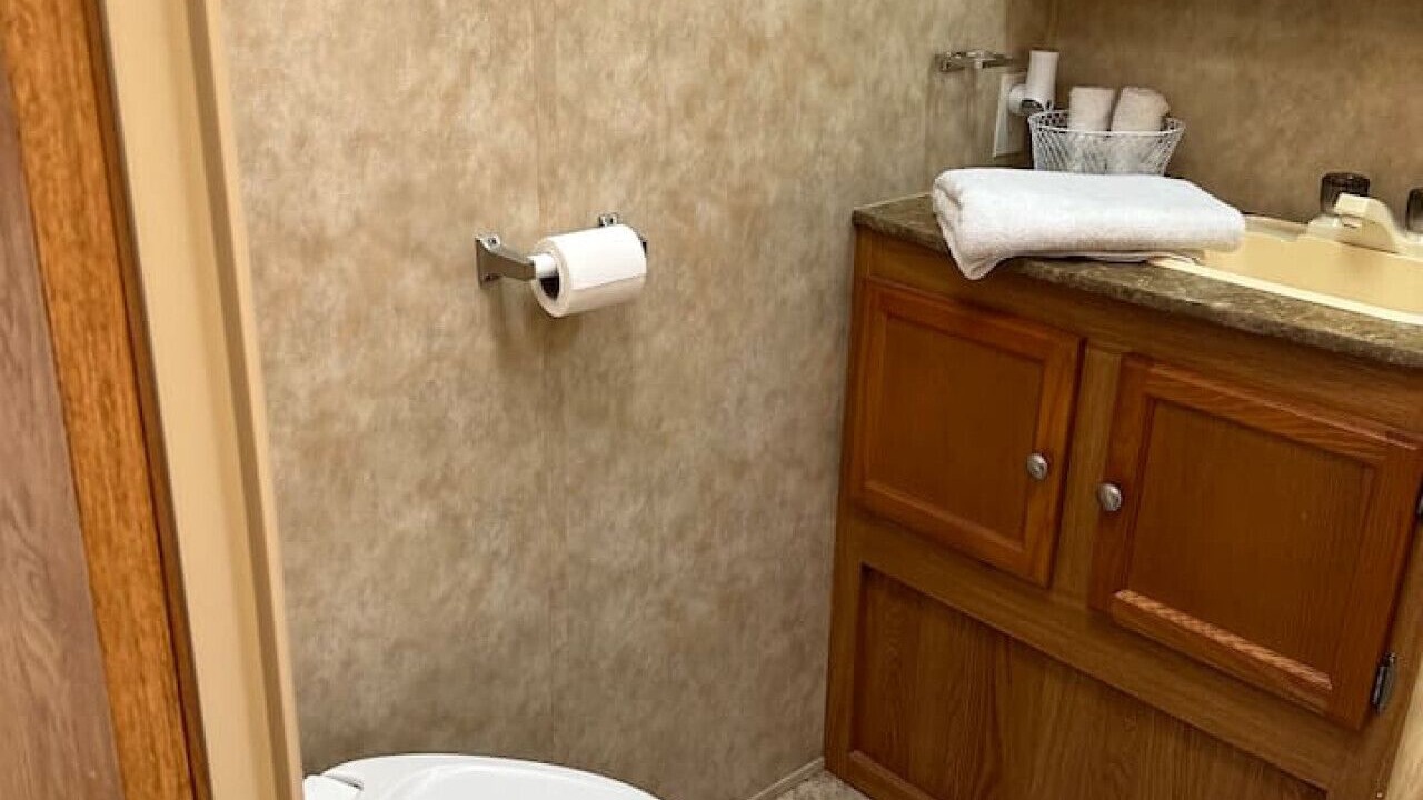 Photo of Bathroom in Redwood