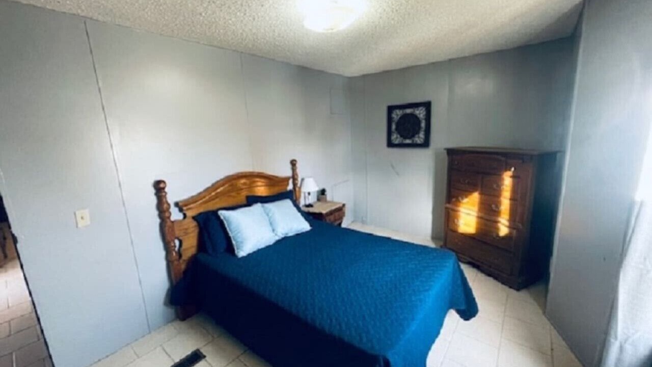 Photo of Bedroom in Redwood