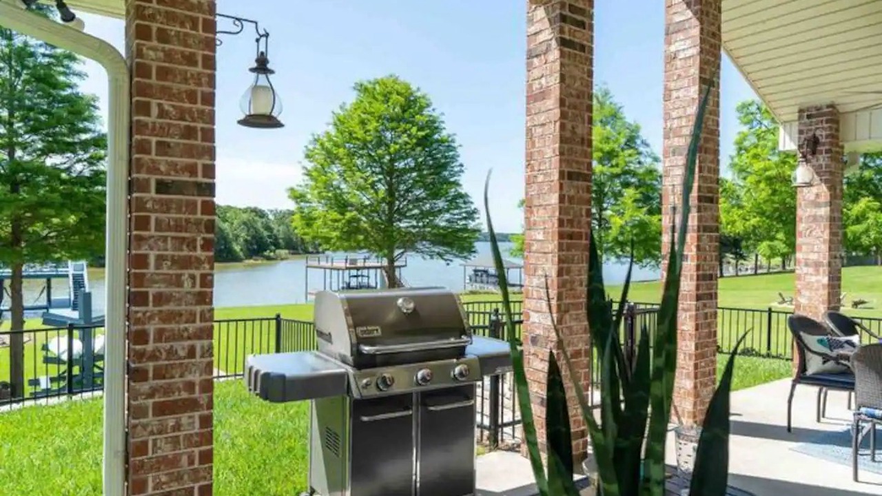 Photo of Patio Balcony in Log Cabin