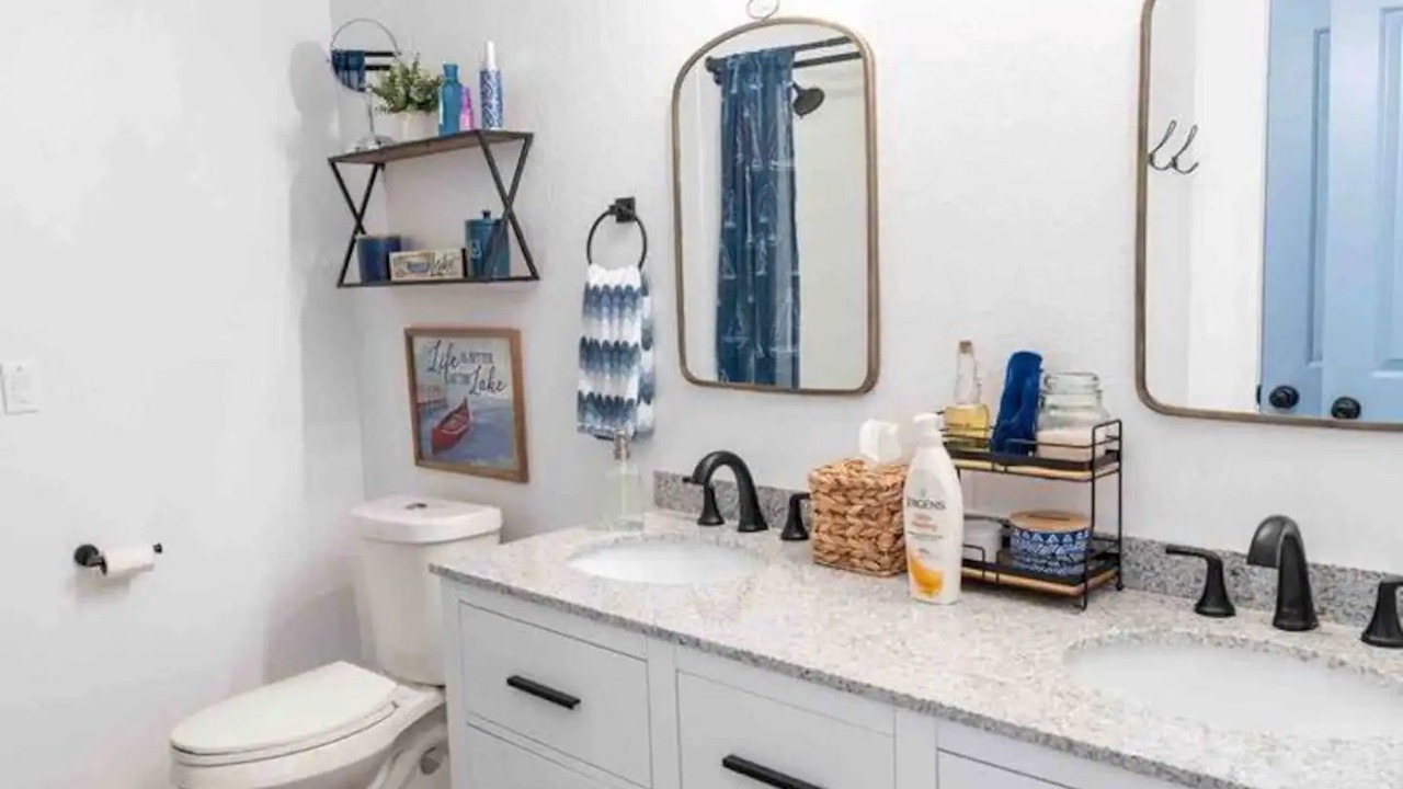 Photo of Bathroom in Log Cabin