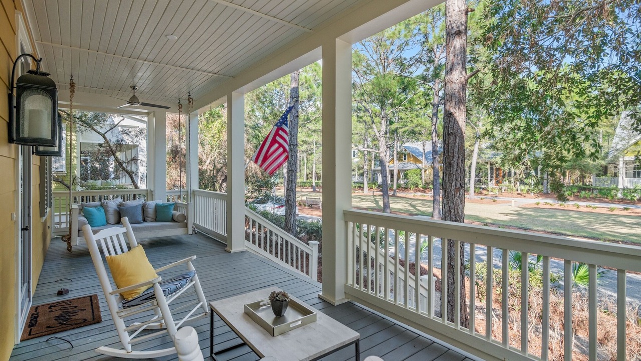 Photo of Patio Balcony in Forest District