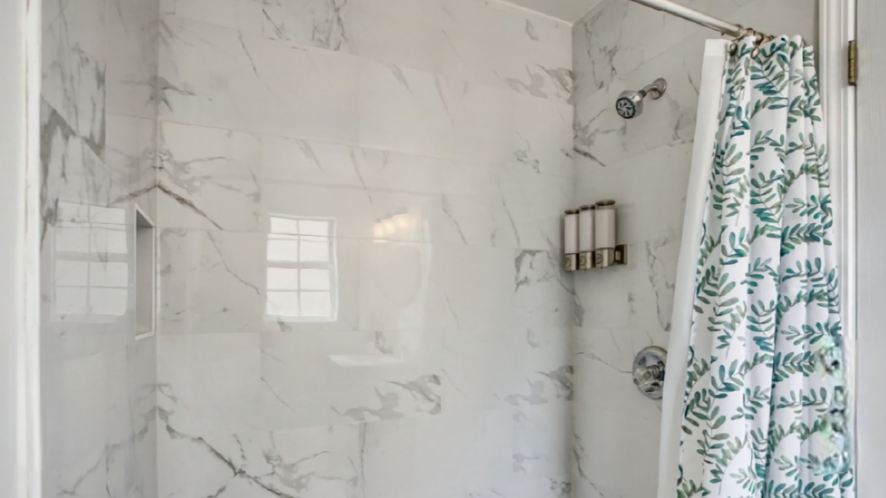 Photo of Bathroom in Thomas Drive