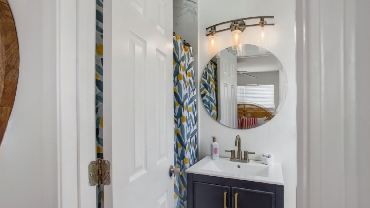 Photo of Bathroom in Thomas Drive