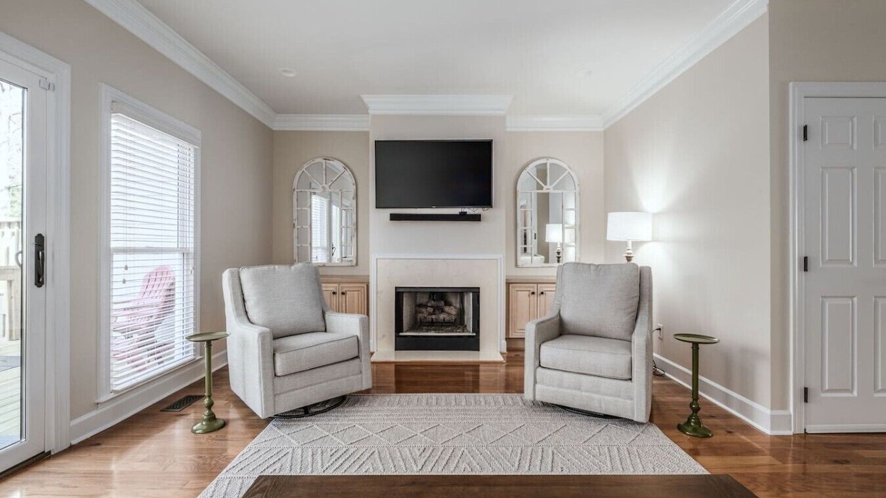 Photo of Livingroom in Hoover