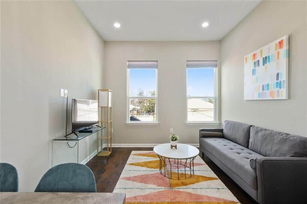 Photo of Livingroom in Mid-City
