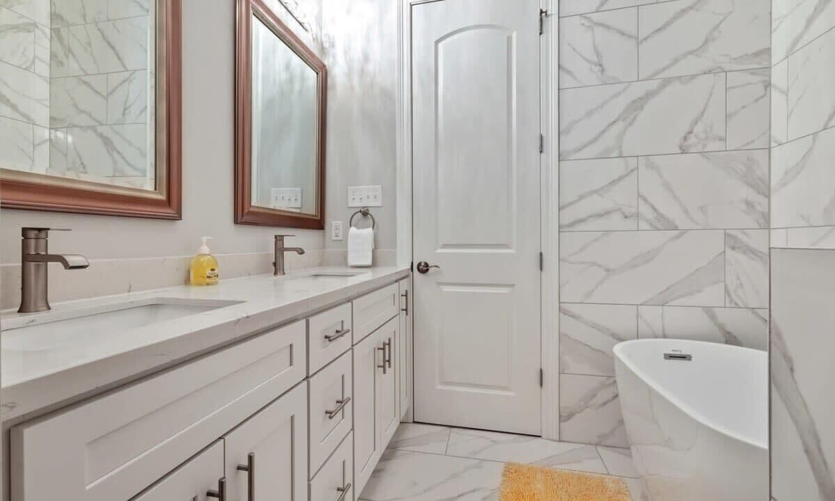 Photo of Bathroom in Mid-City