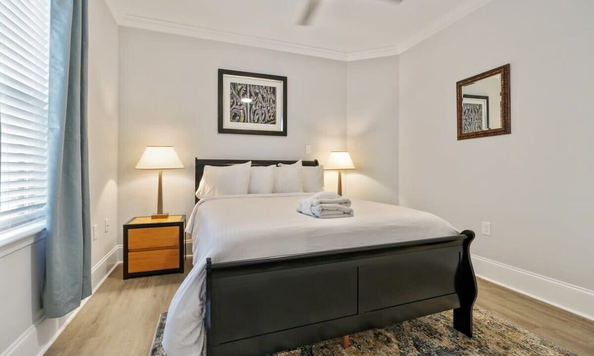 Photo of Bedroom in Mid-City