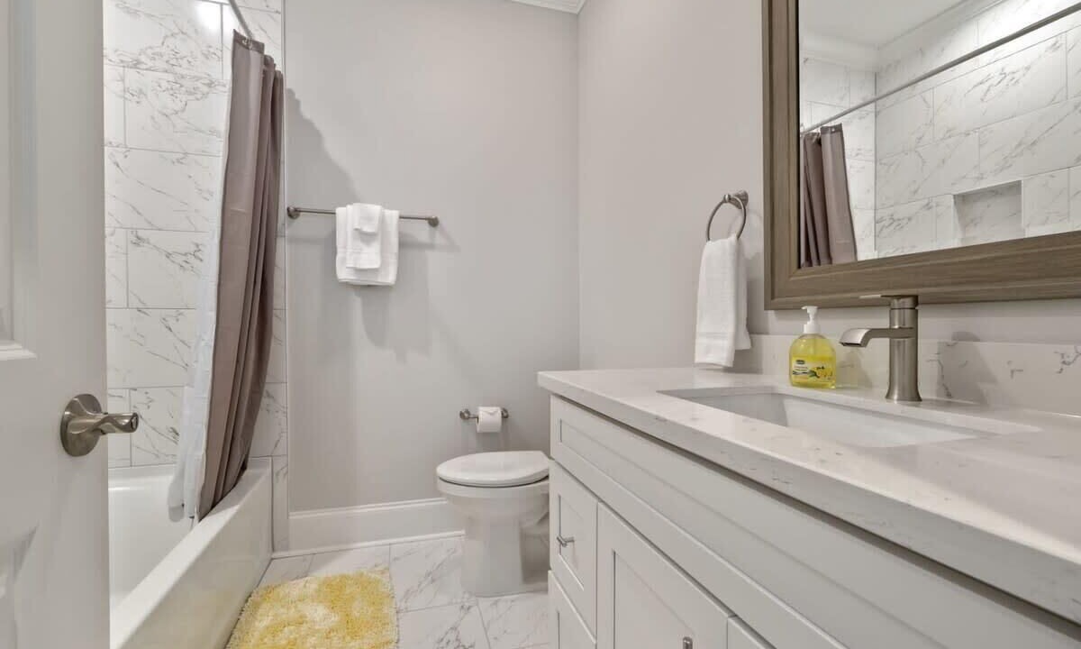 Photo of Bathroom in Mid-City