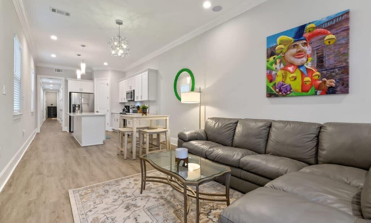 Photo of Livingroom in Mid-City