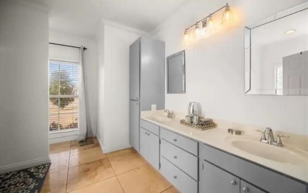 Photo of Bathroom in Alexandria