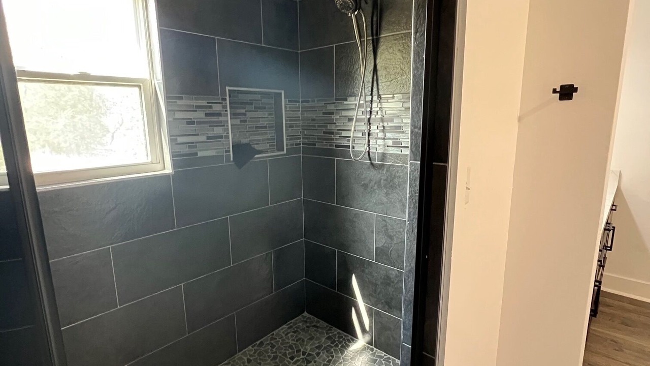 Photo of Bathroom in Cayuga