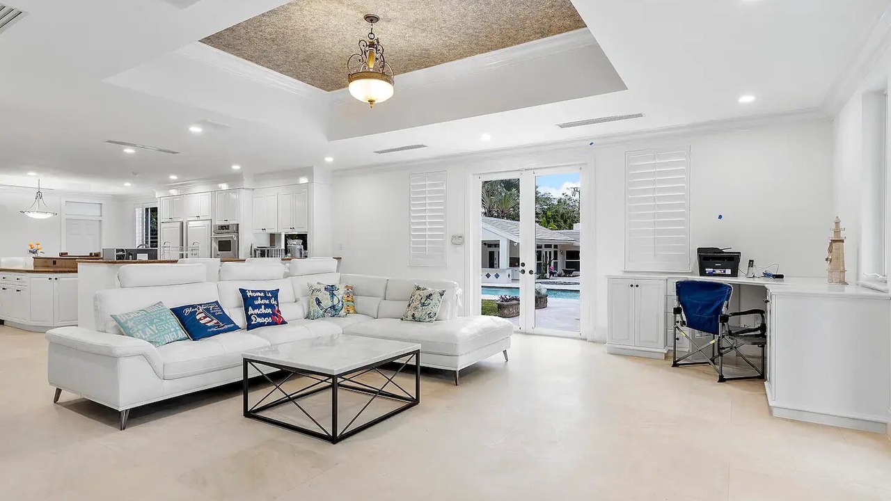 Photo of Livingroom in Riviera Isles