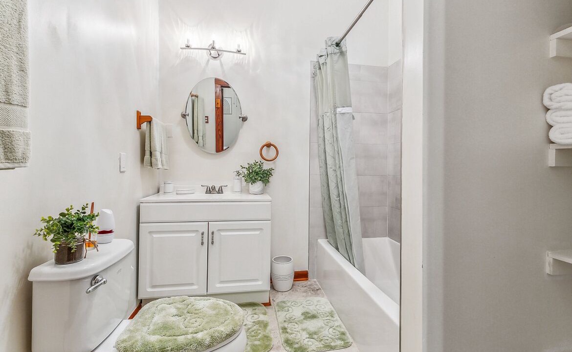 Photo of Bathroom in Irish Channel