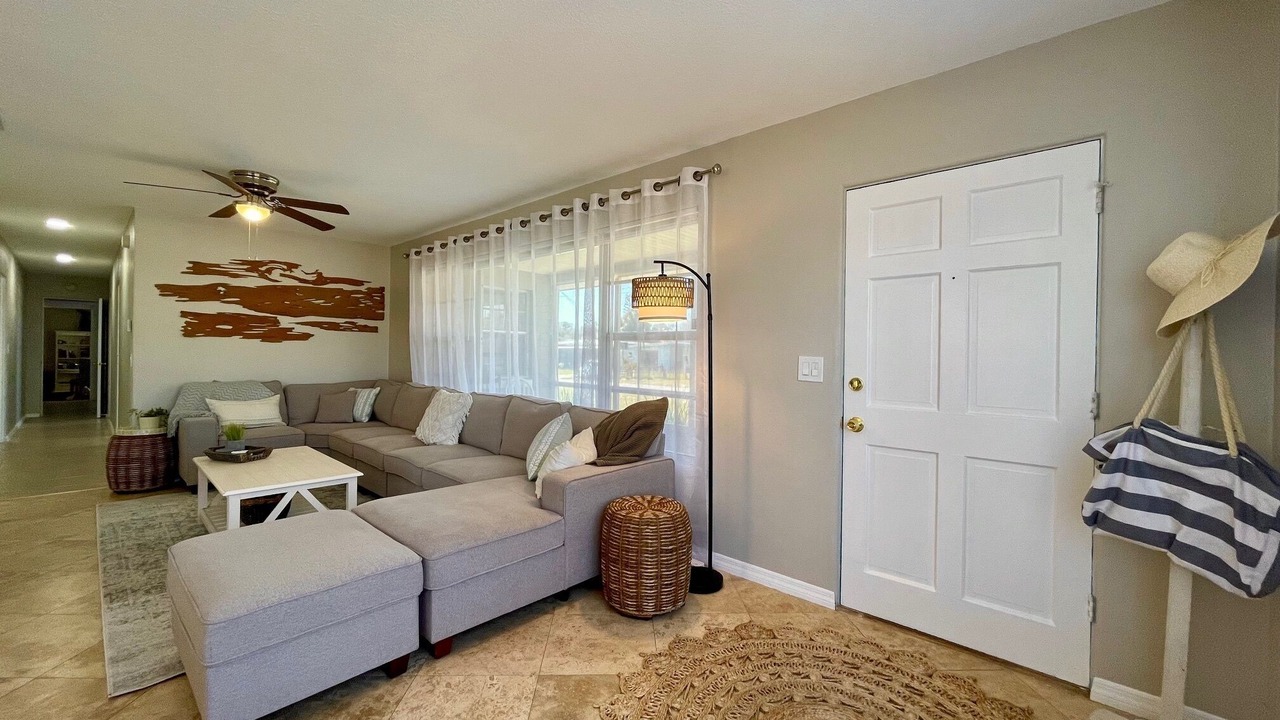 Photo of Livingroom in Daytona Beach