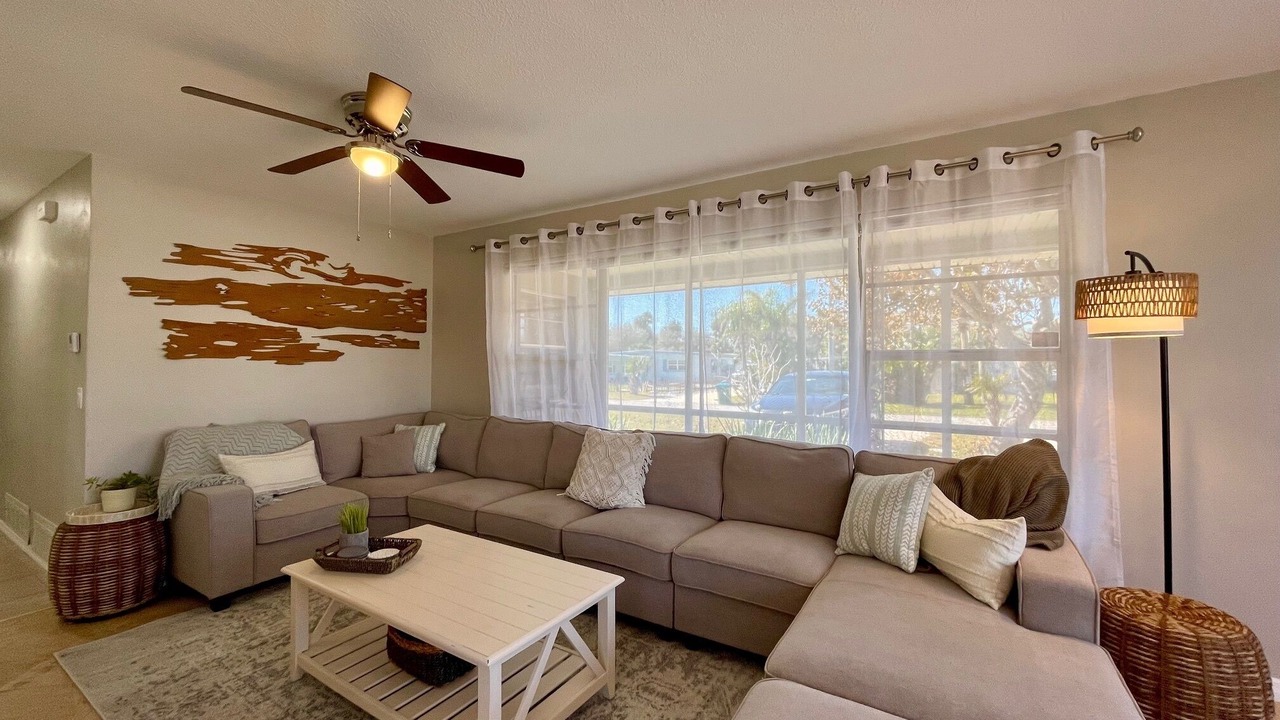 Photo of Livingroom in Daytona Beach