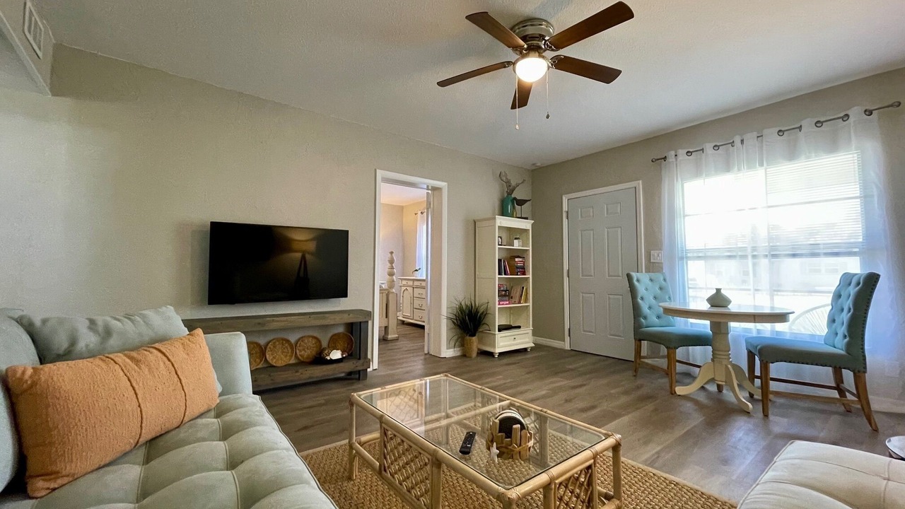 Photo of Livingroom in Daytona Beach