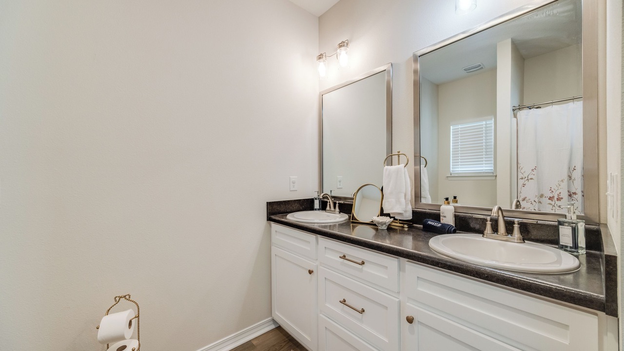 Photo of Bathroom in Laurel Hill