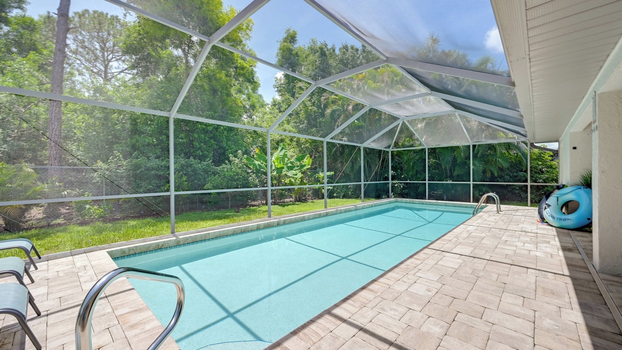 Photo of Outdoor in Crown Pointe