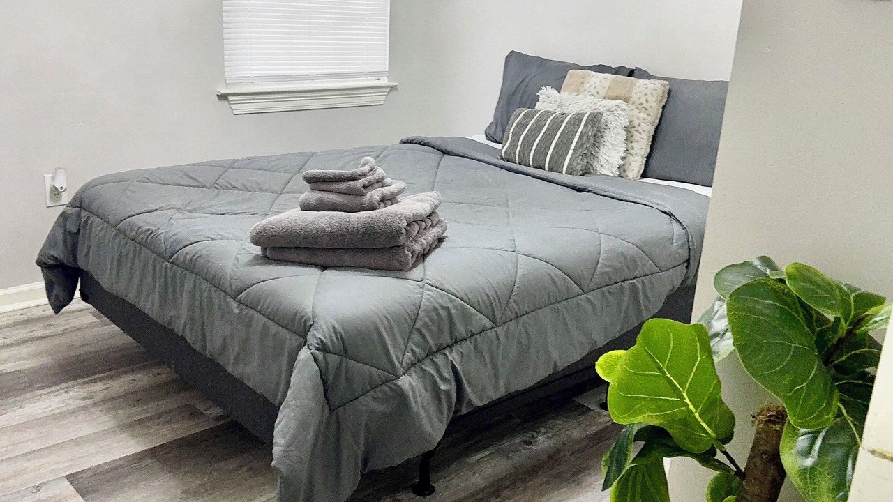 Photo of Bedroom in Mid City South