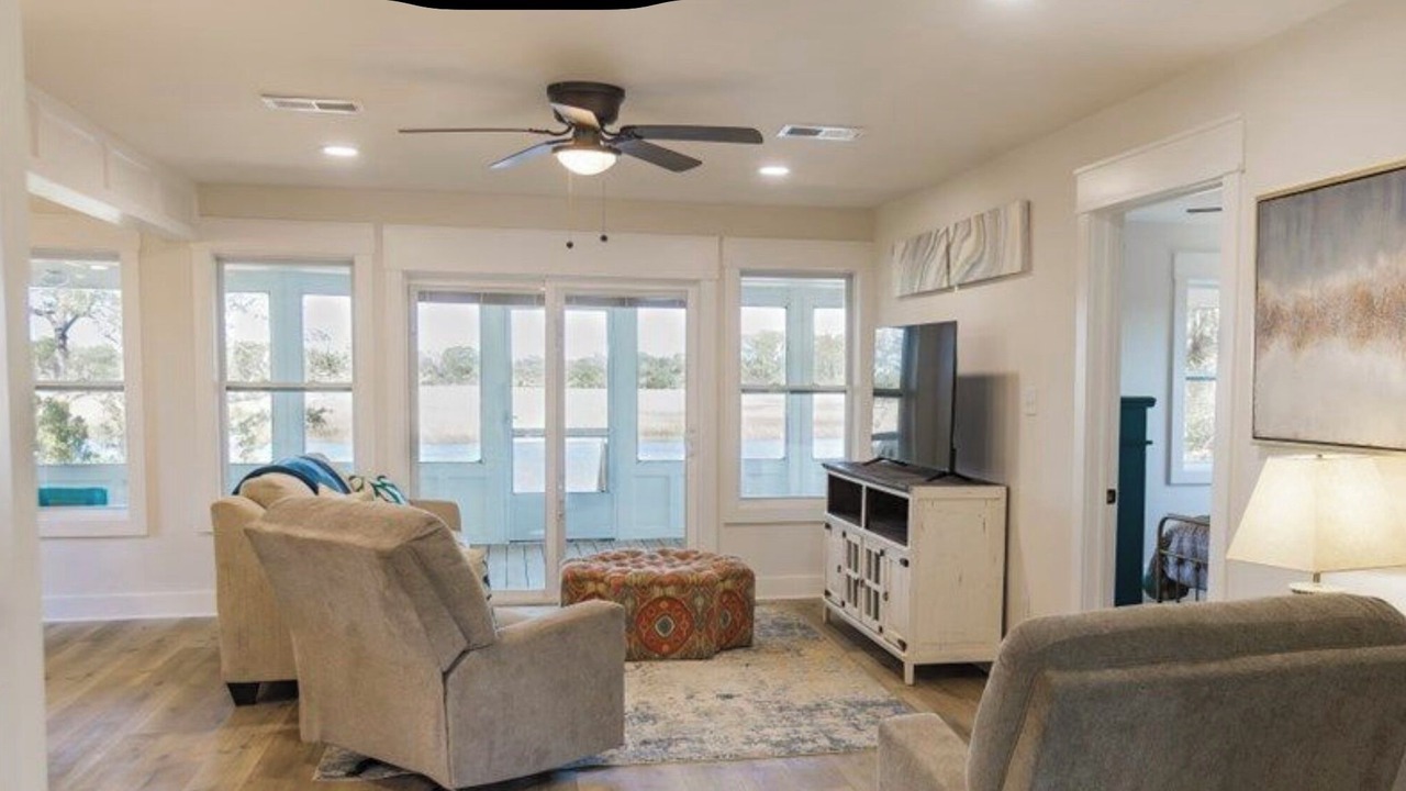 Photo of Livingroom in Carrabelle