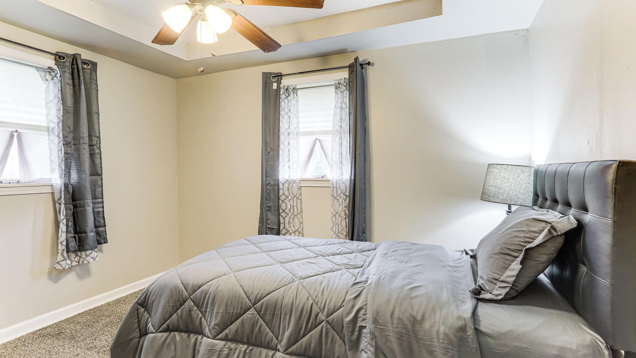Photo of Bedroom in Sunshine