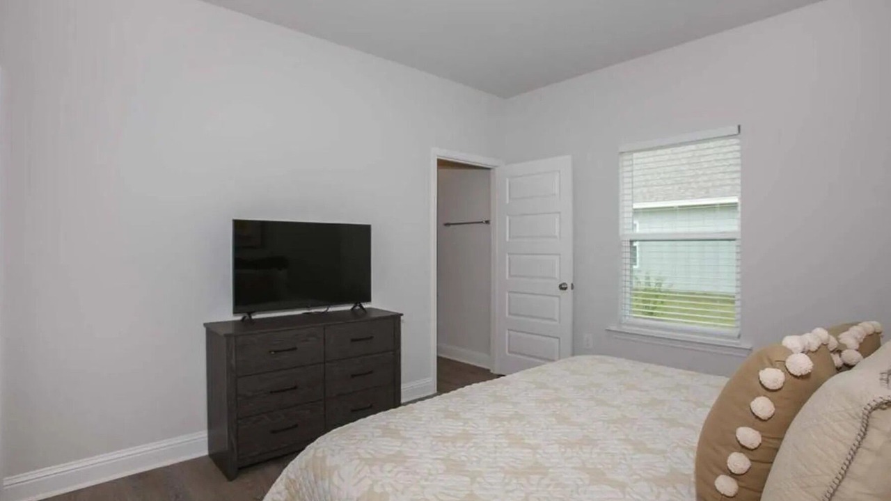 Photo of Bedroom in Foley
