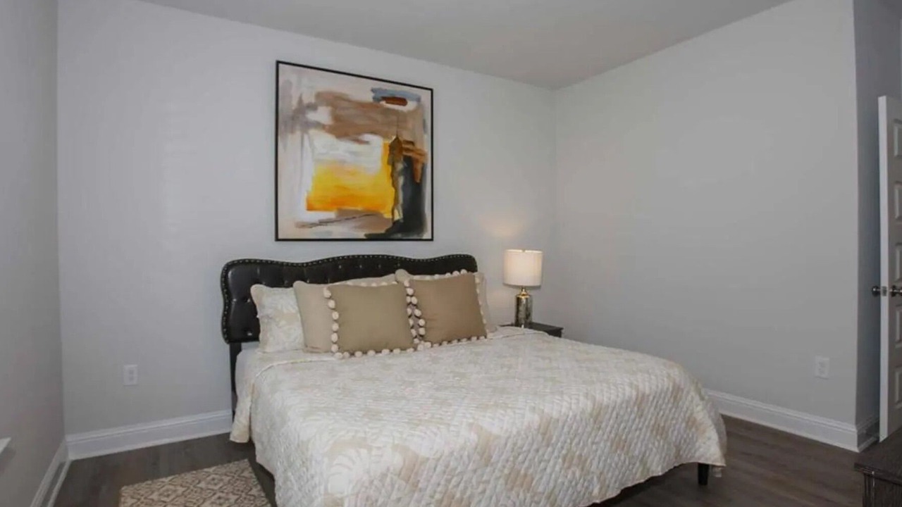 Photo of Bedroom in Foley