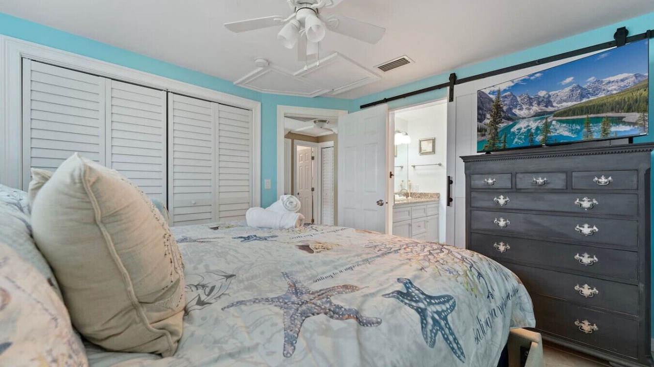 Photo of Bedroom in Holmes Beach