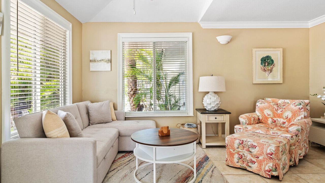 Photo of Livingroom in Holmes Beach